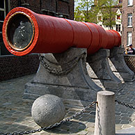 Het kanon Dulle Griet bij de Vrijdagmarkt te Gent, België
