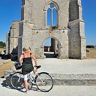 Ruïnes van de abdij Notre-Dame-de-Ré / des Châteliers op het eiland Ile de Ré, Charente-Maritime, Frankrijk
