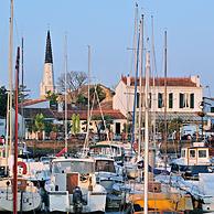 De jachthaven van Ars-en-Ré op het eiland Ile de Ré, Charente-Maritime, Frankrijk
