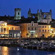 De jachthaven van Saint-Martin-de-Ré bij nacht op het eiland Ile de Ré, Charente-Maritime, Frankrijk
<BR><BR>Zie ook www.arterra.be</P>