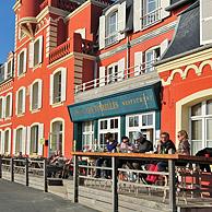 Hotel restaurant Les Tourelles in Le Crotoy, Baai van de Somme, Opaalkust, Frankrijk
Hotel restaurant Les Tourelles at Le Crotoy, Bay of the Somme, Côte d'Opale / Opal Coast, France